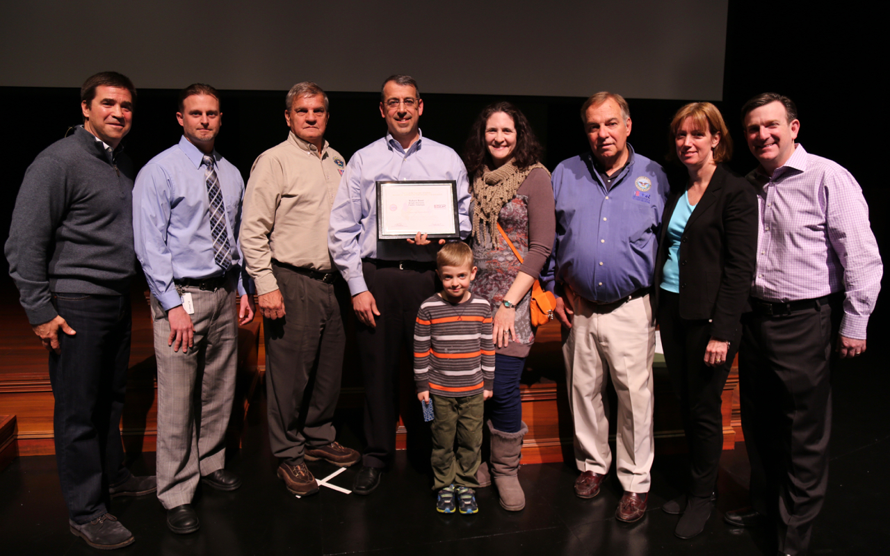 Rob Rossi Accepts Patriot Award