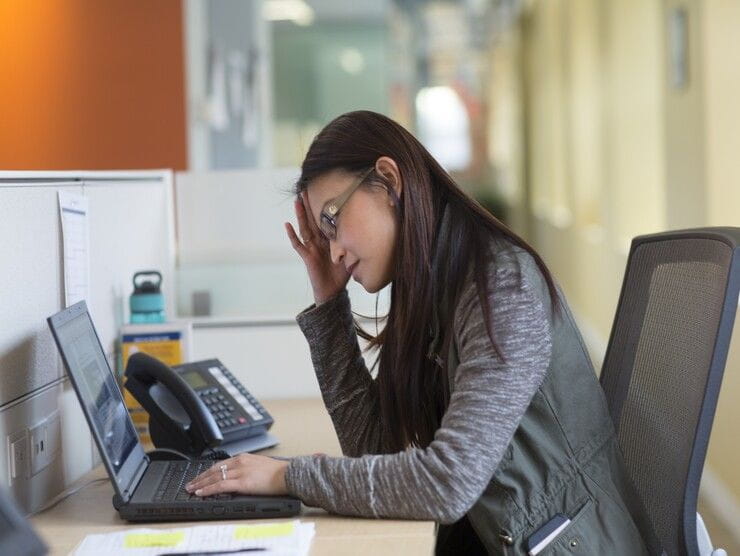 employee with laptop