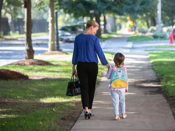 mom and daughter