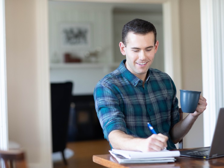 man with laptop 