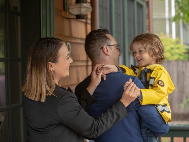 parents with child 