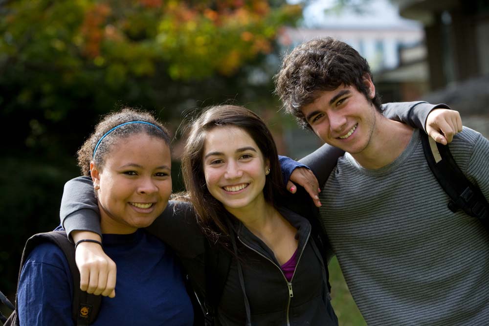 Editor discussing Generation Y communication