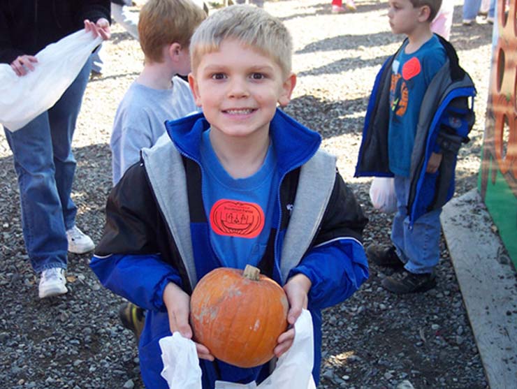 preschool boy celebrating halloween during the pandemic
