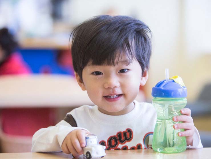 How to Teach Your Baby to Drink from a Straw - Your Kid's Table